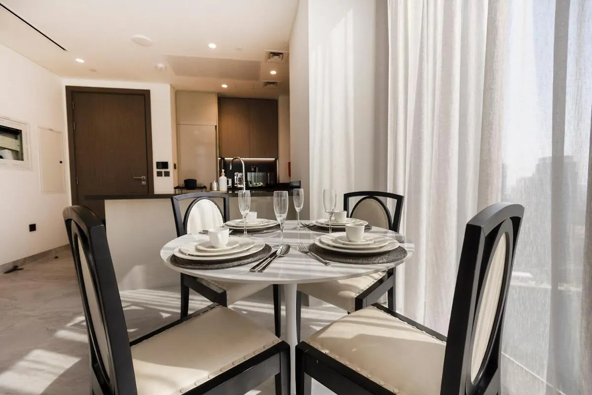 Apartment Cozy 1Br Apt With Canal And Burj Khalifa Views At Peninsula Dubai